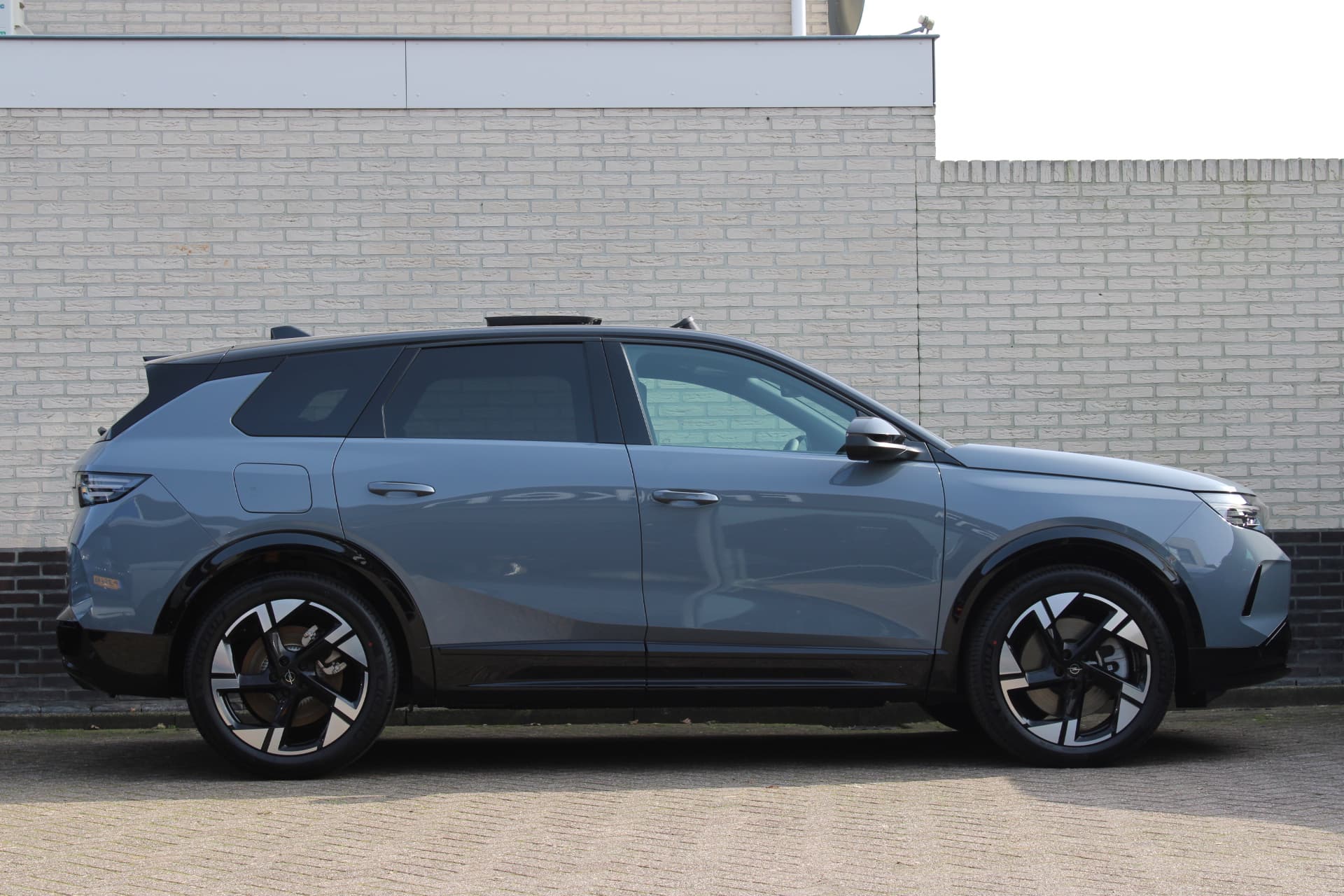 Opel Grandland 1.6 Turbo Plug-in-Hybrid Ultimate thumbnail 2