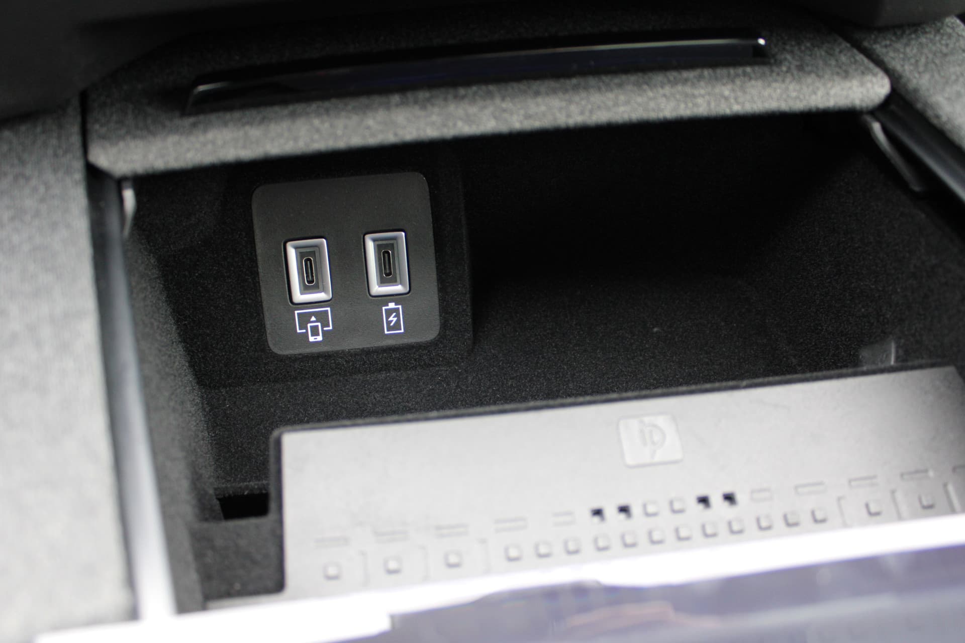 Opel Grandland 1.6 Turbo Plug-in-Hybrid Ultimate thumbnail 32