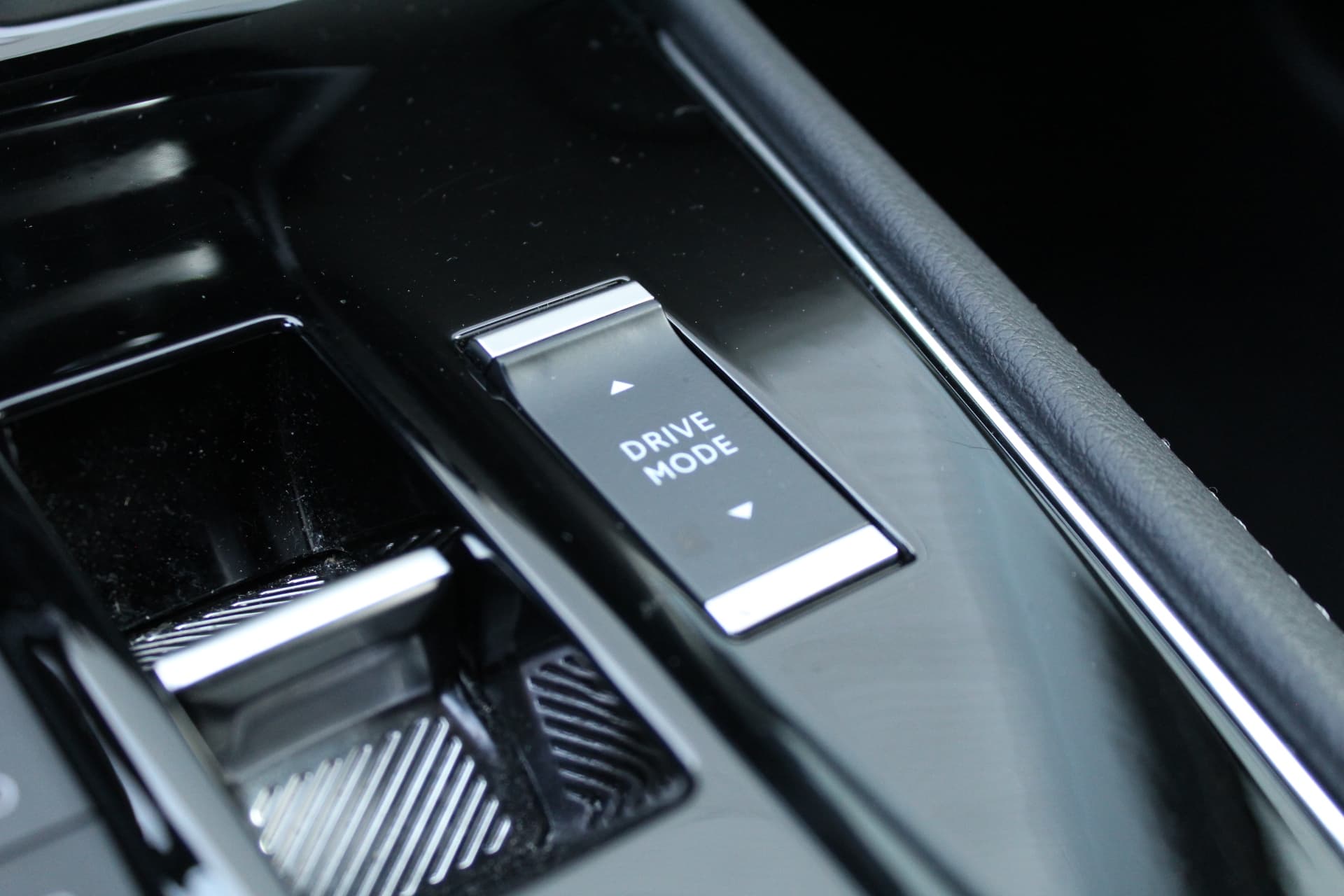 Opel Grandland 1.6 Turbo Plug-In Hybrid GS thumbnail 31