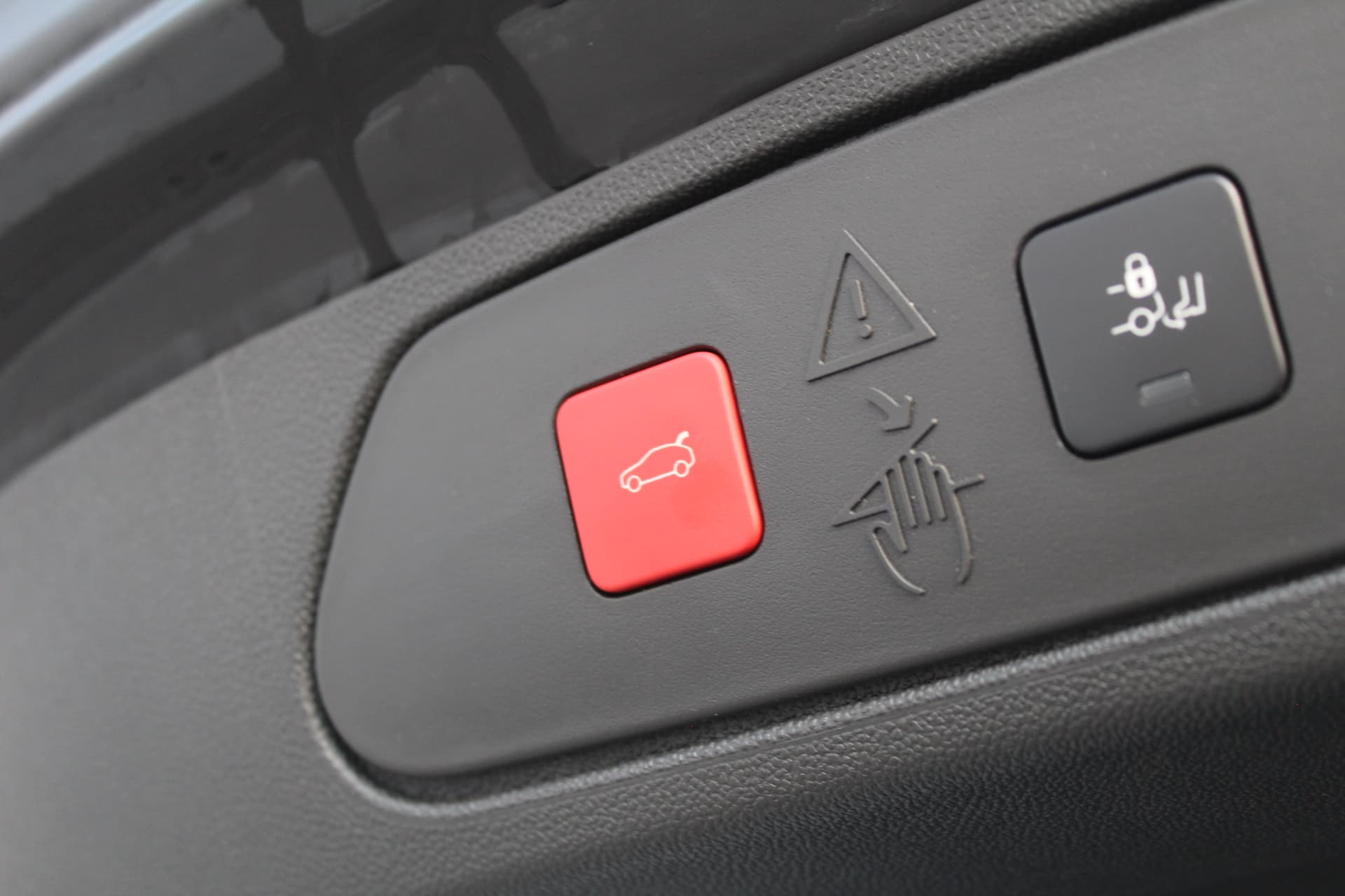 Opel Grandland 1.6 Turbo Plug-In Hybrid GS thumbnail 39