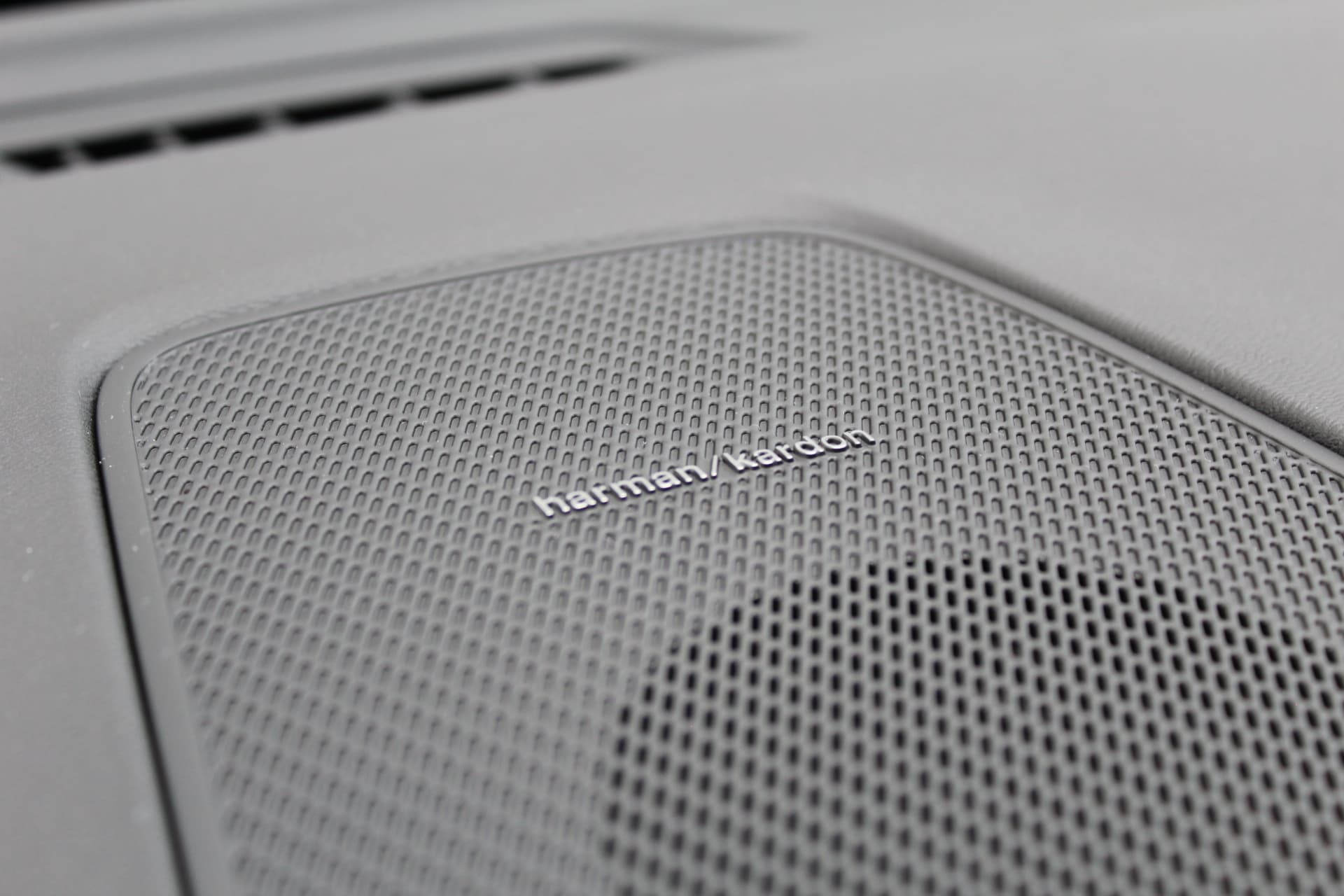 Volvo XC60 2.0 T8 Plug-in hybrid AWD Plus Black Edition thumbnail 24