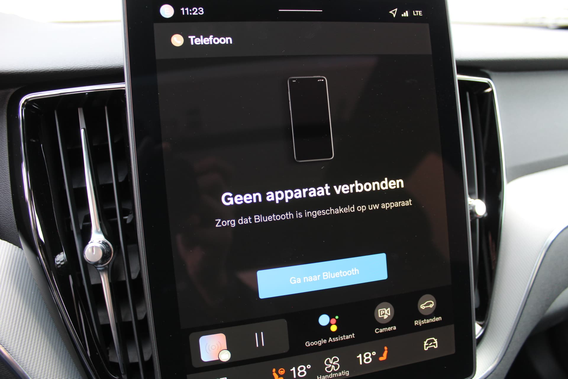 Volvo XC60 2.0 T8 Plug-in hybrid AWD Plus Black Edition thumbnail 27