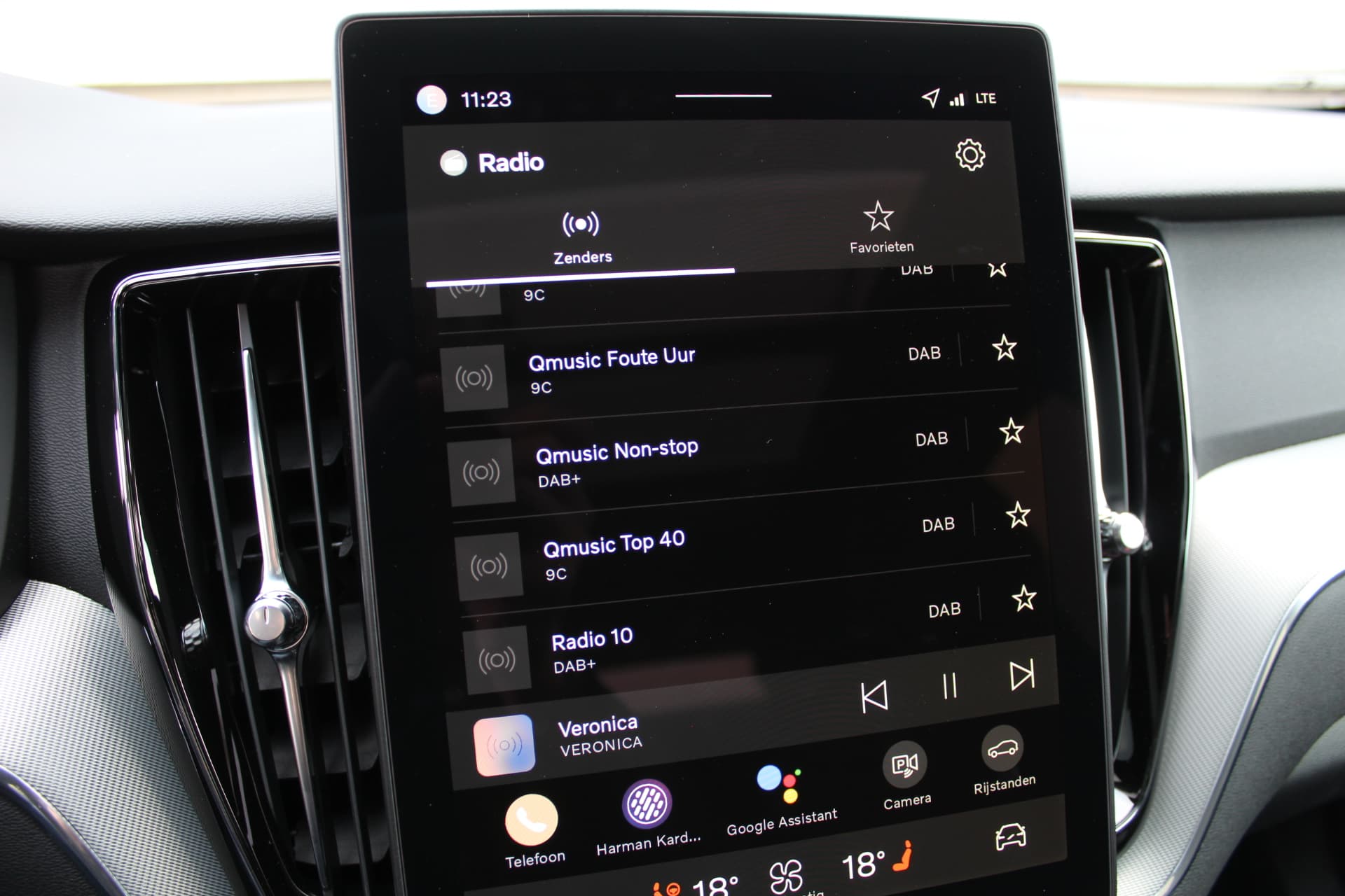 Volvo XC60 2.0 T8 Plug-in hybrid AWD Plus Black Edition thumbnail 29