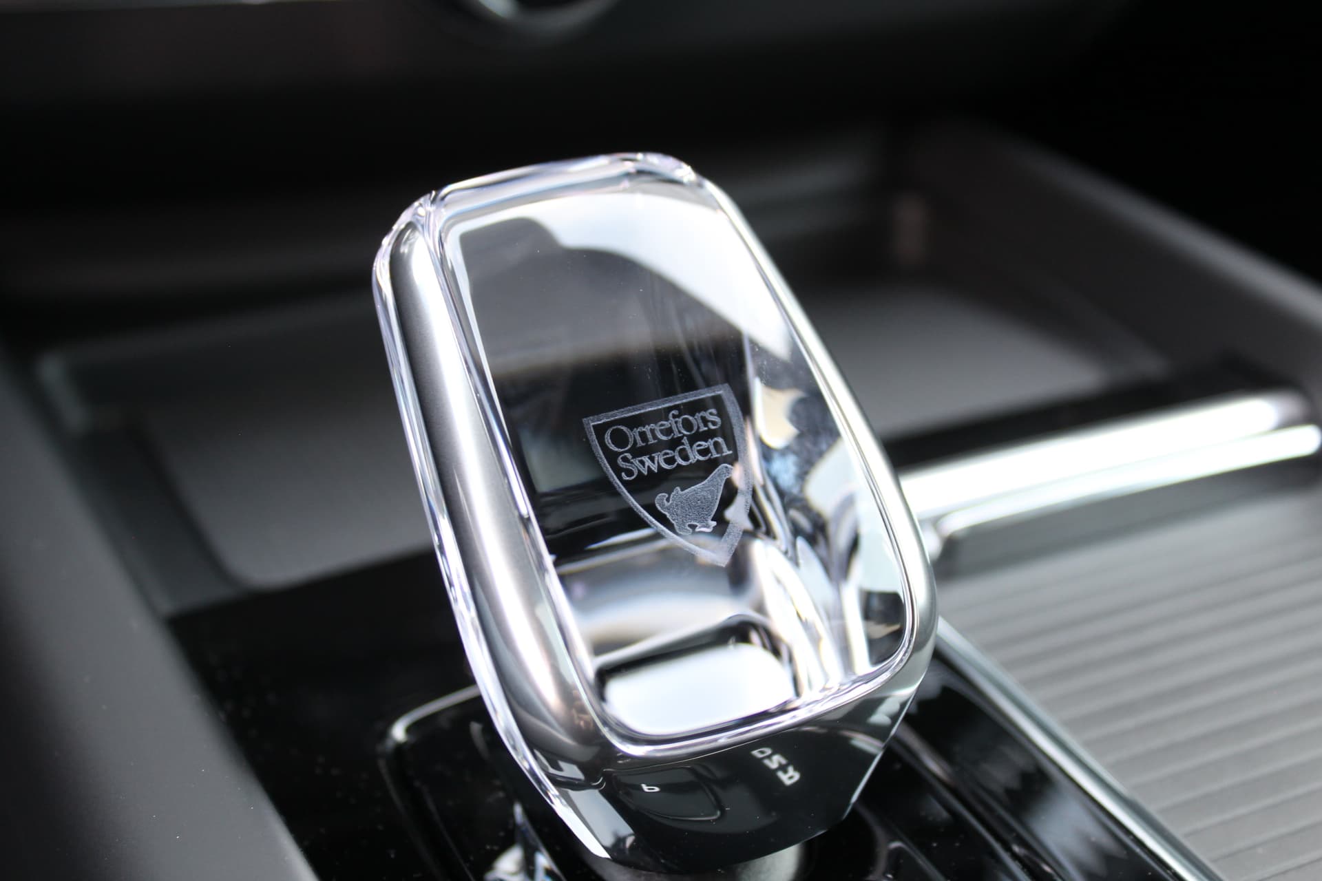 Volvo XC60 2.0 T8 Plug-in hybrid AWD Plus Black Edition thumbnail 32