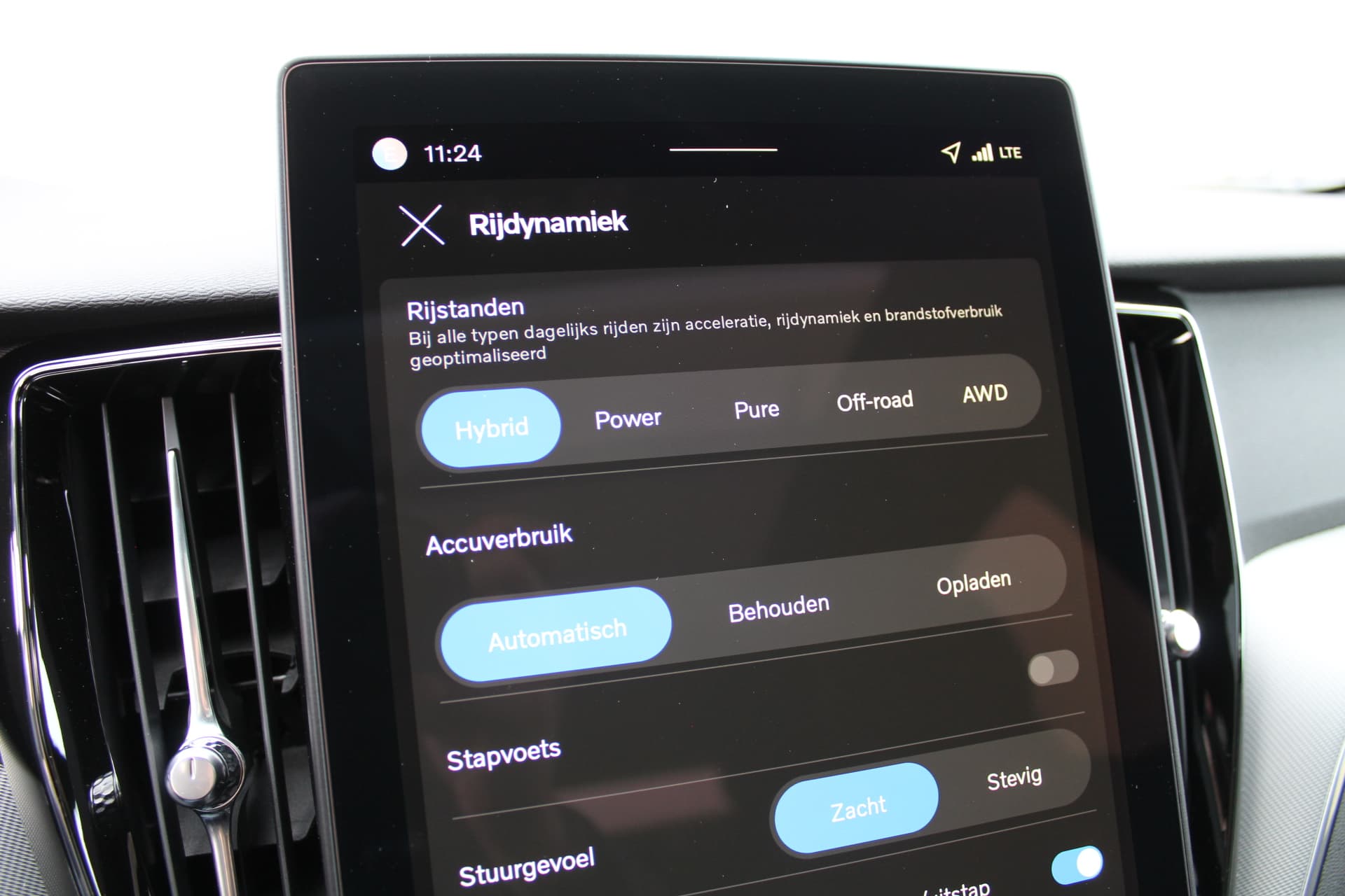 Volvo XC60 2.0 T8 Plug-in hybrid AWD Plus Black Edition thumbnail 35