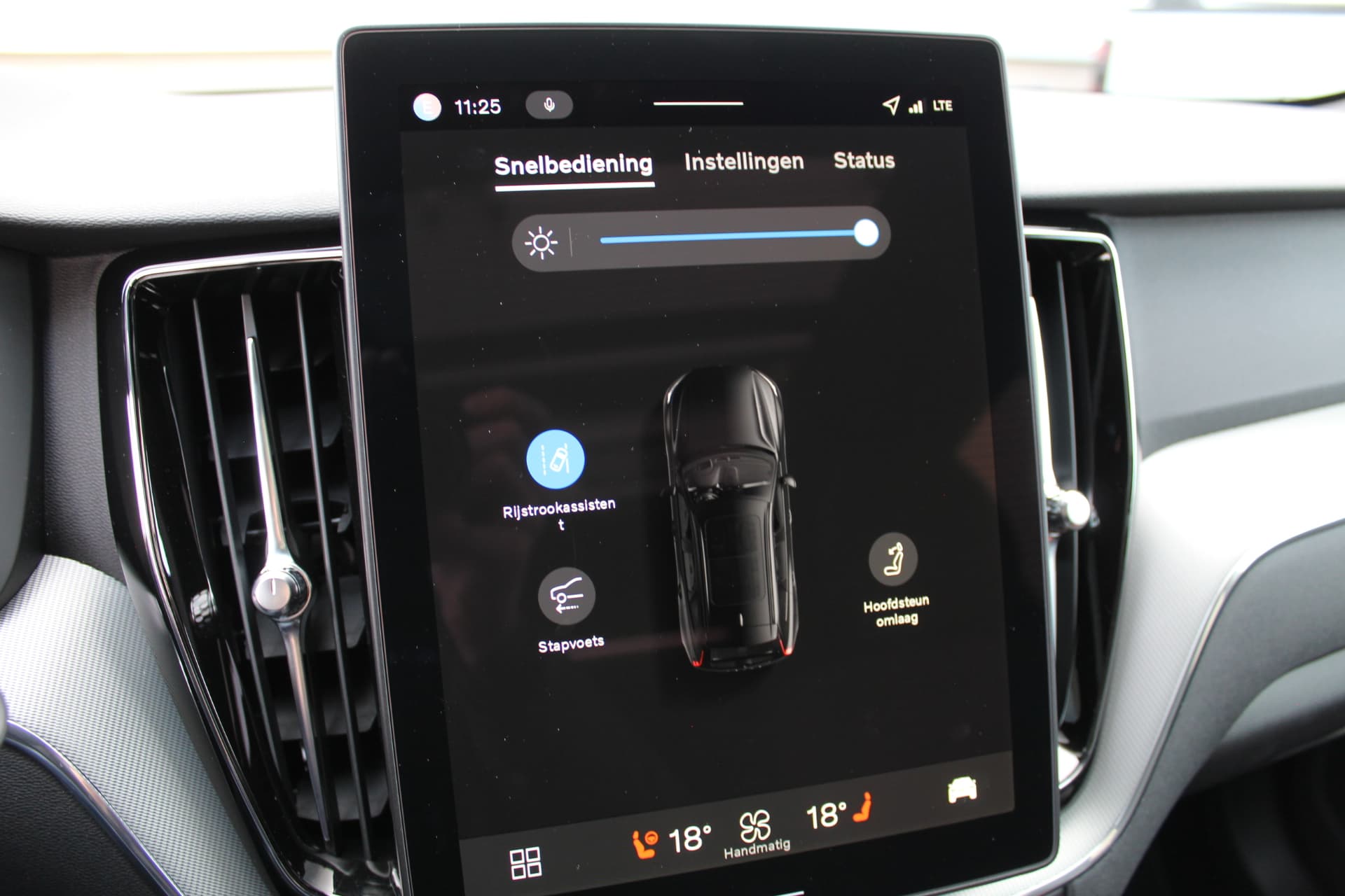 Volvo XC60 2.0 T8 Plug-in hybrid AWD Plus Black Edition thumbnail 43