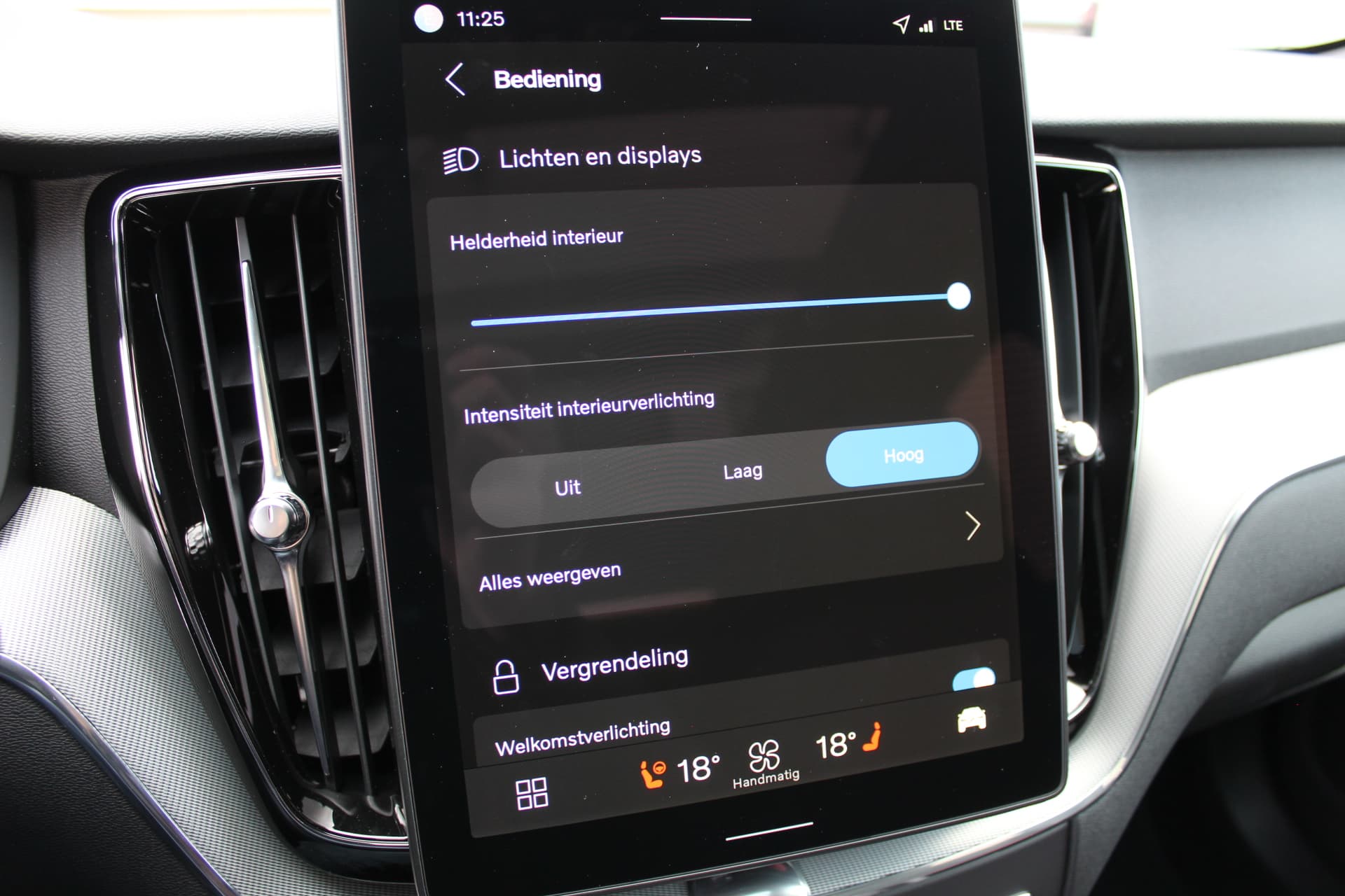 Volvo XC60 2.0 T8 Plug-in hybrid AWD Plus Black Edition thumbnail 49