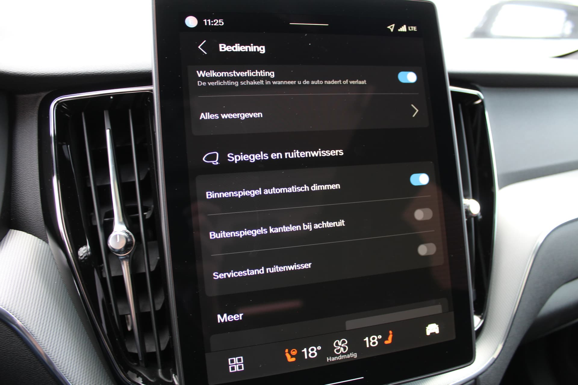 Volvo XC60 2.0 T8 Plug-in hybrid AWD Plus Black Edition thumbnail 51