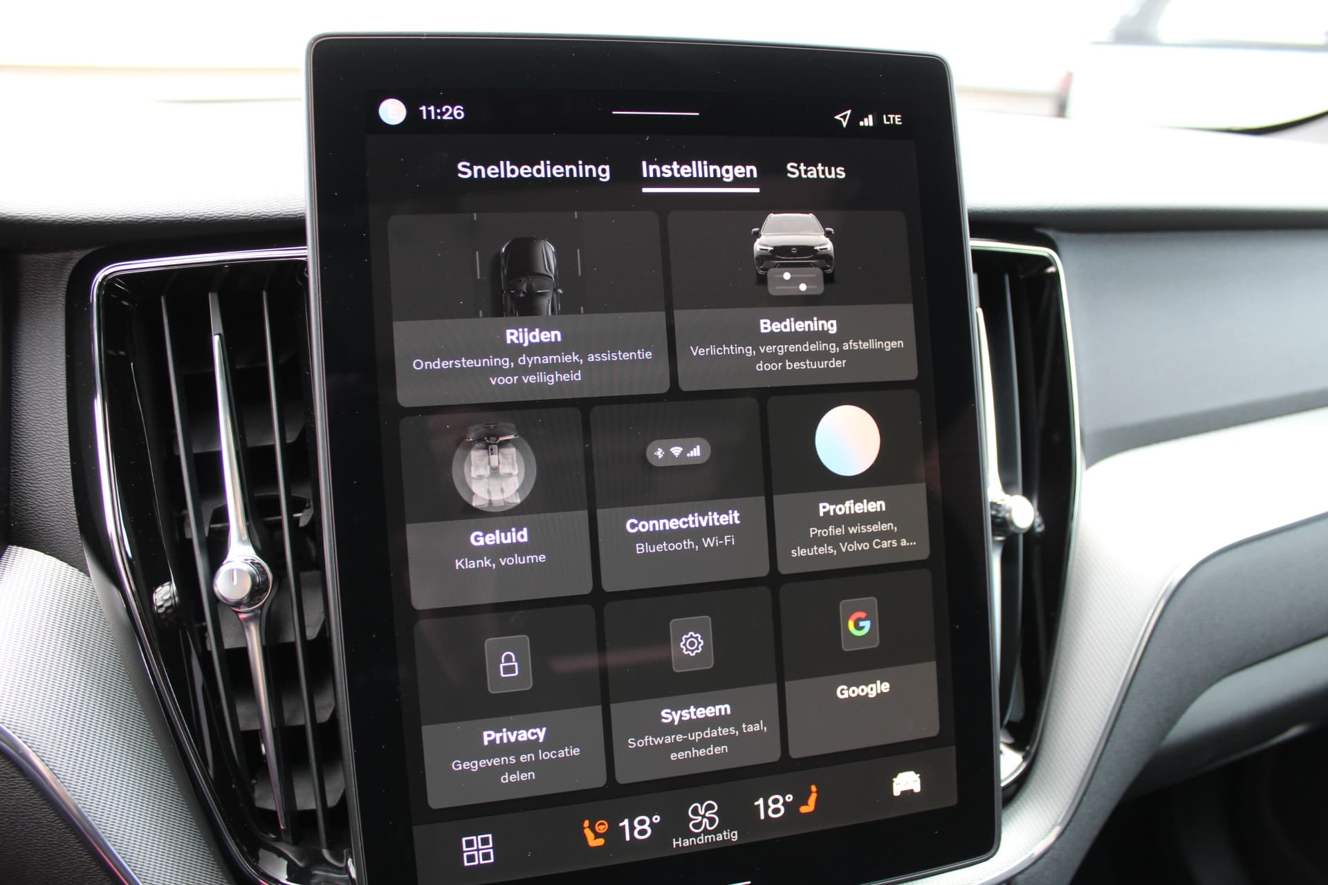 Volvo XC60 2.0 T8 Plug-in hybrid AWD Plus Black Edition thumbnail 55