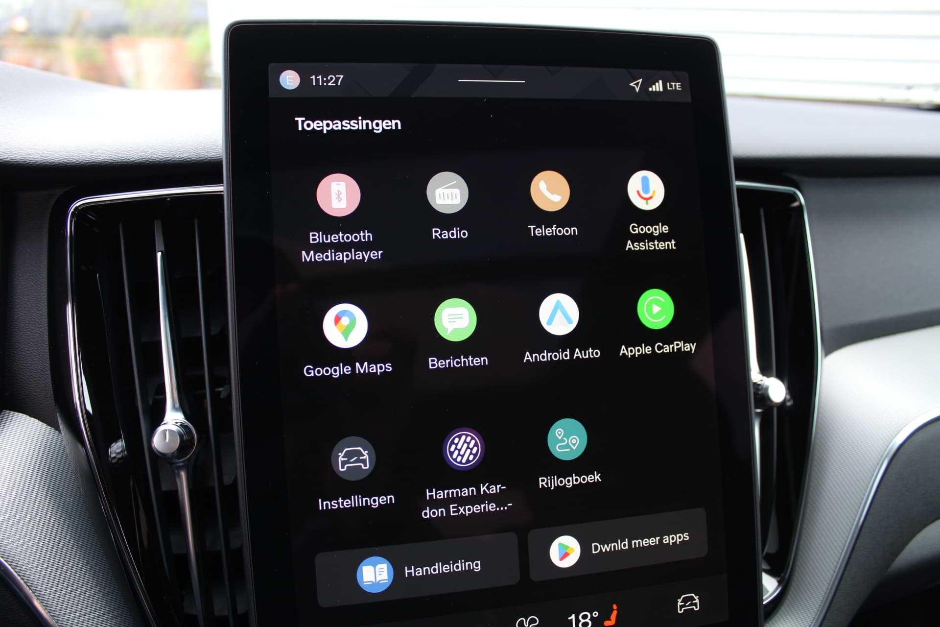 Volvo XC60 2.0 T8 Plug-in hybrid AWD Plus Black Edition thumbnail 57