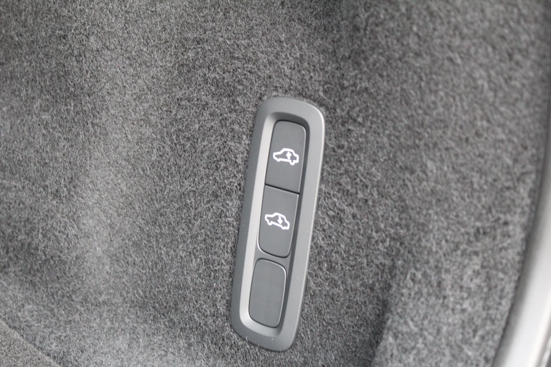 Volvo XC60 2.0 T8 Plug-in hybrid AWD Plus Black Edition thumbnail 58