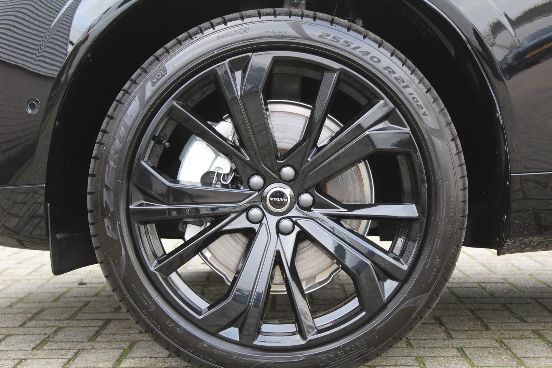 Volvo XC60 2.0 T8 Plug-in hybrid AWD Plus Black Edition thumbnail 7