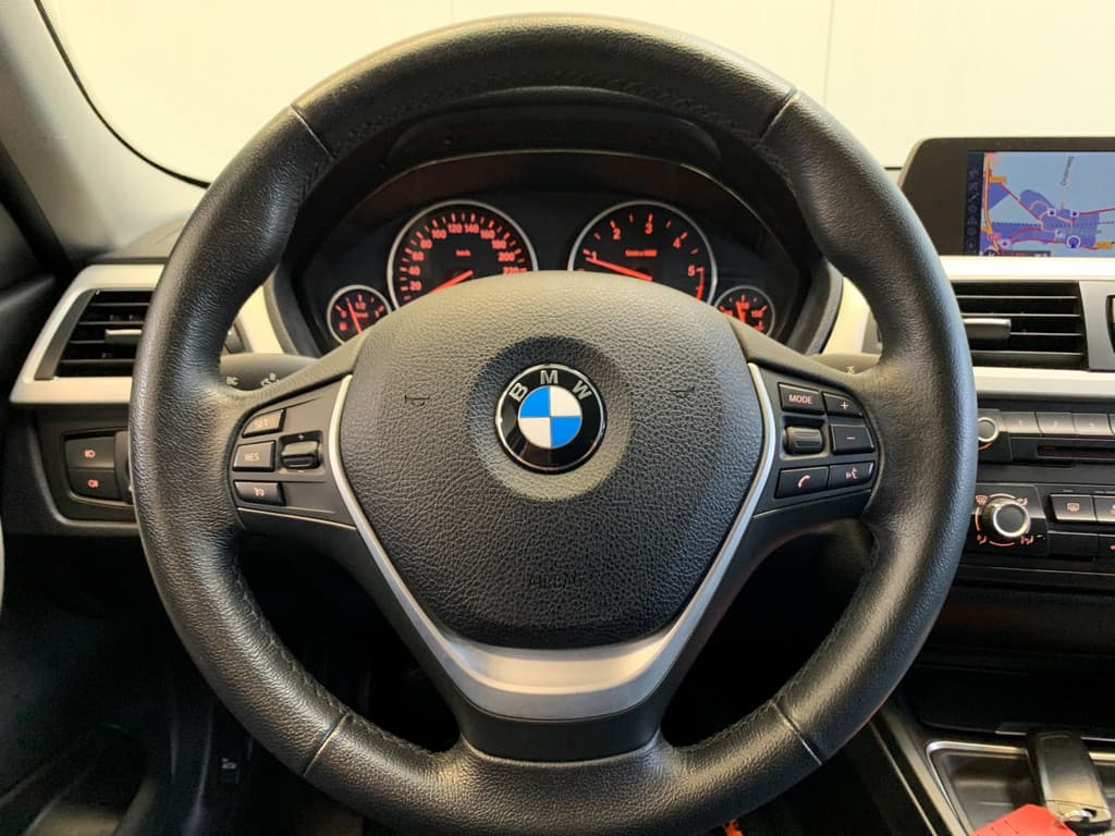 BMW 3 Serie Touring 320d High Executive thumbnail 22