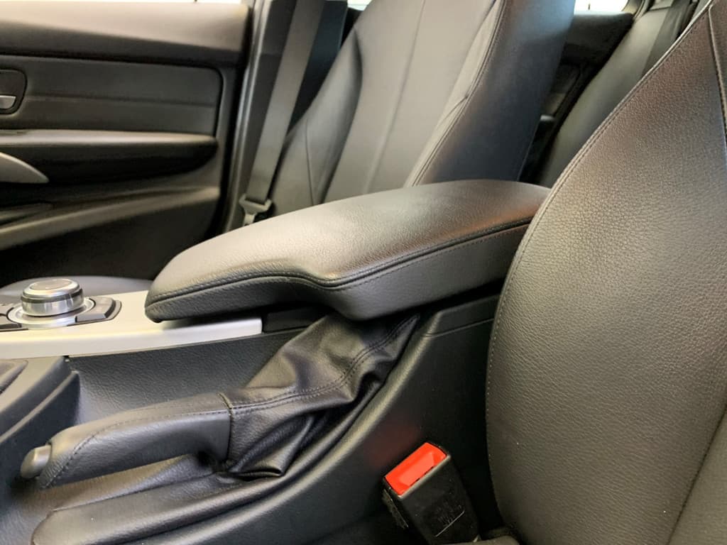 BMW 3 Serie Touring 320d High Executive thumbnail 38