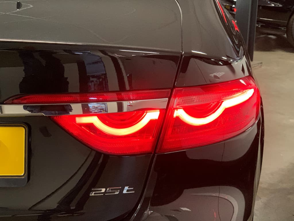 Jaguar XF 2.0t Prestige thumbnail 21