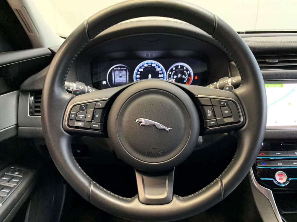 Jaguar XF 2.0t Prestige thumbnail 28