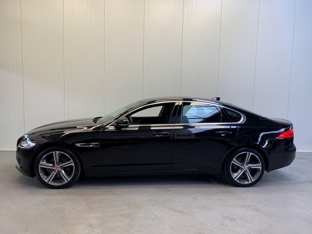 Jaguar XF 2.0t Prestige thumbnail 3