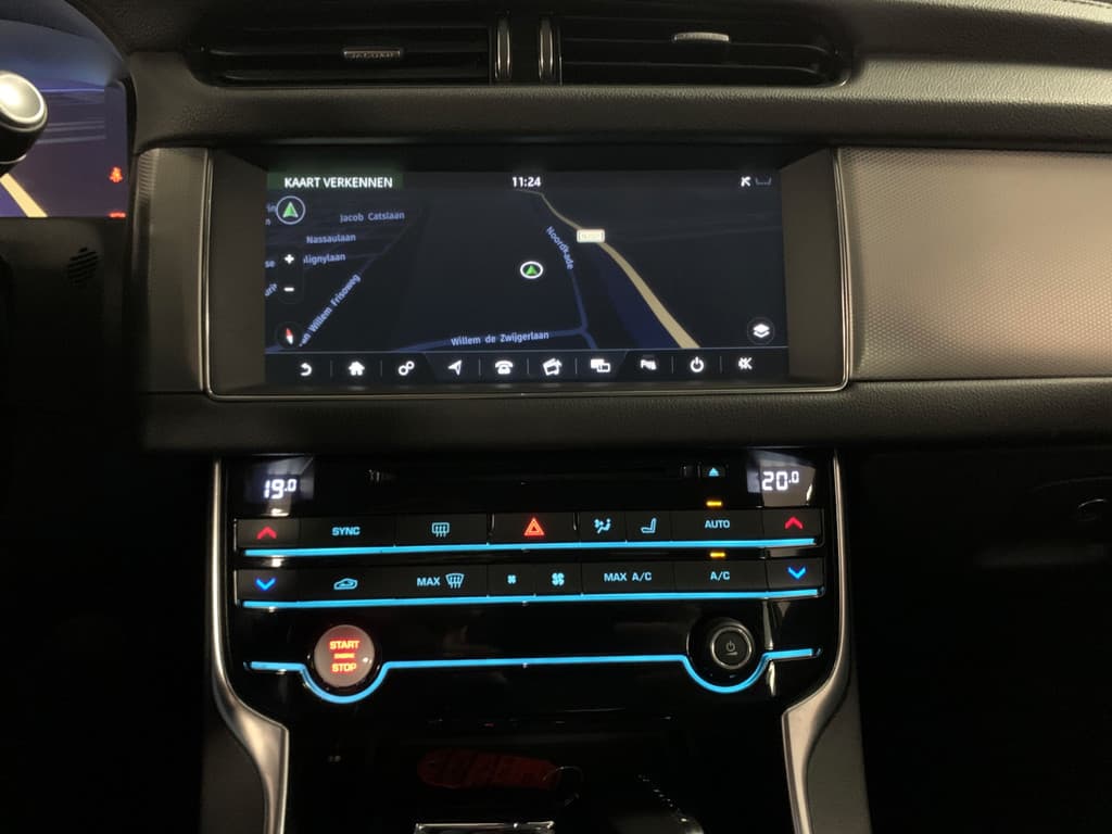 Jaguar XF 2.0t Prestige thumbnail 40