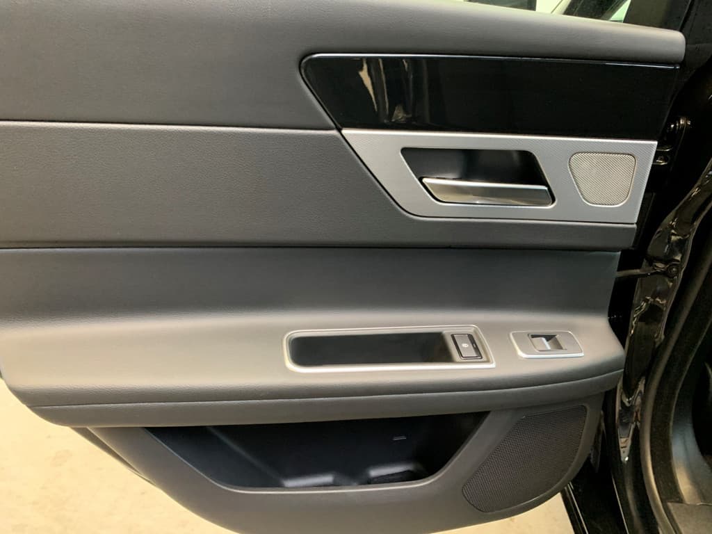 Jaguar XF 2.0t Prestige thumbnail 47