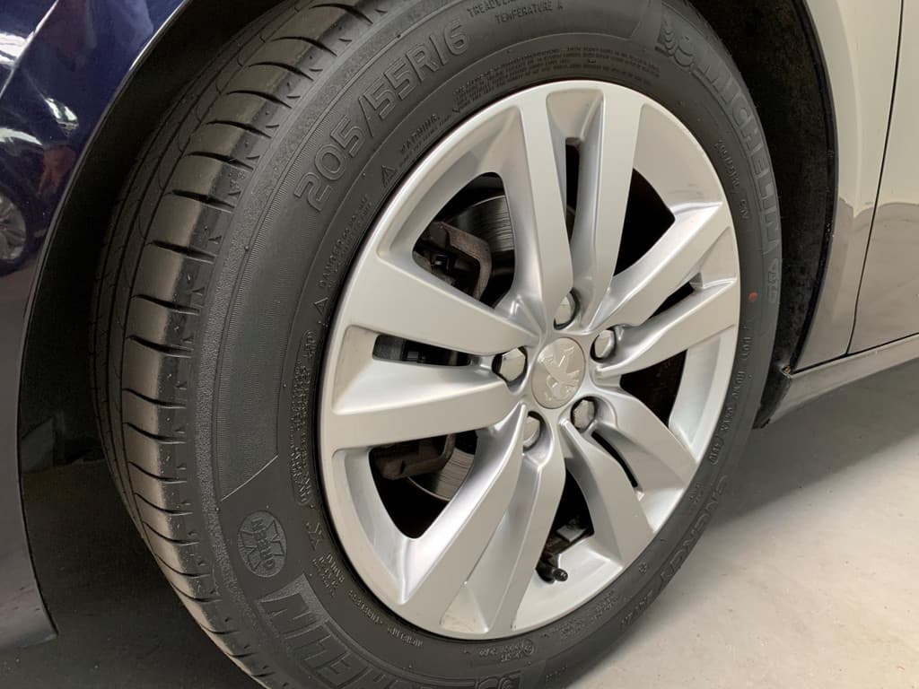 Peugeot 308 SW 1.2 PureTech 110PK Blue Lease Executive thumbnail 19