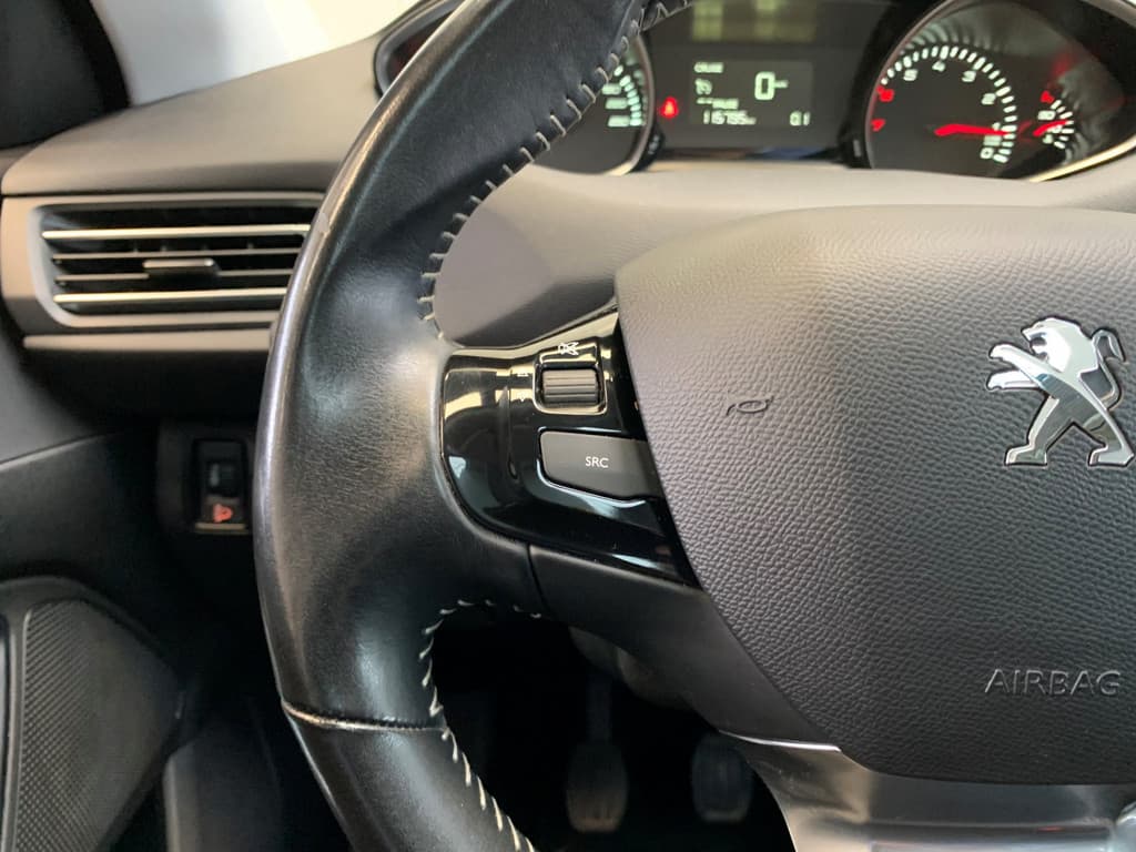 Peugeot 308 SW 1.2 PureTech 110PK Blue Lease Executive thumbnail 21