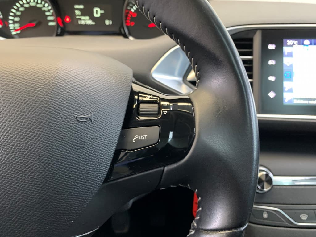 Peugeot 308 SW 1.2 PureTech 110PK Blue Lease Executive thumbnail 24