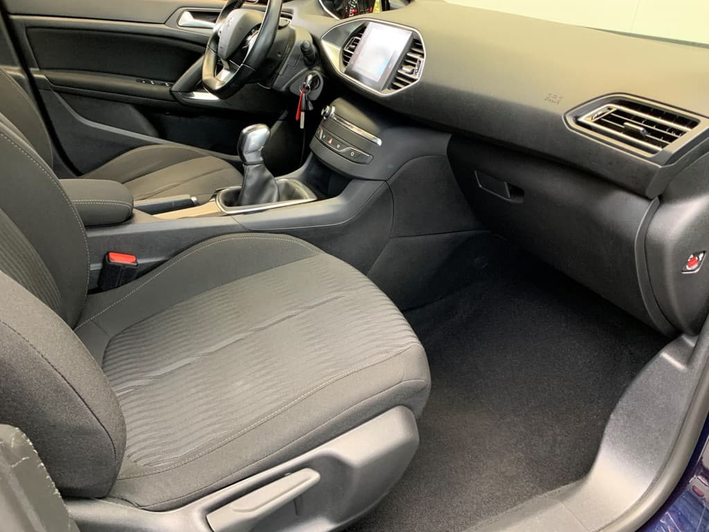 Peugeot 308 SW 1.2 PureTech 110PK Blue Lease Executive thumbnail 44