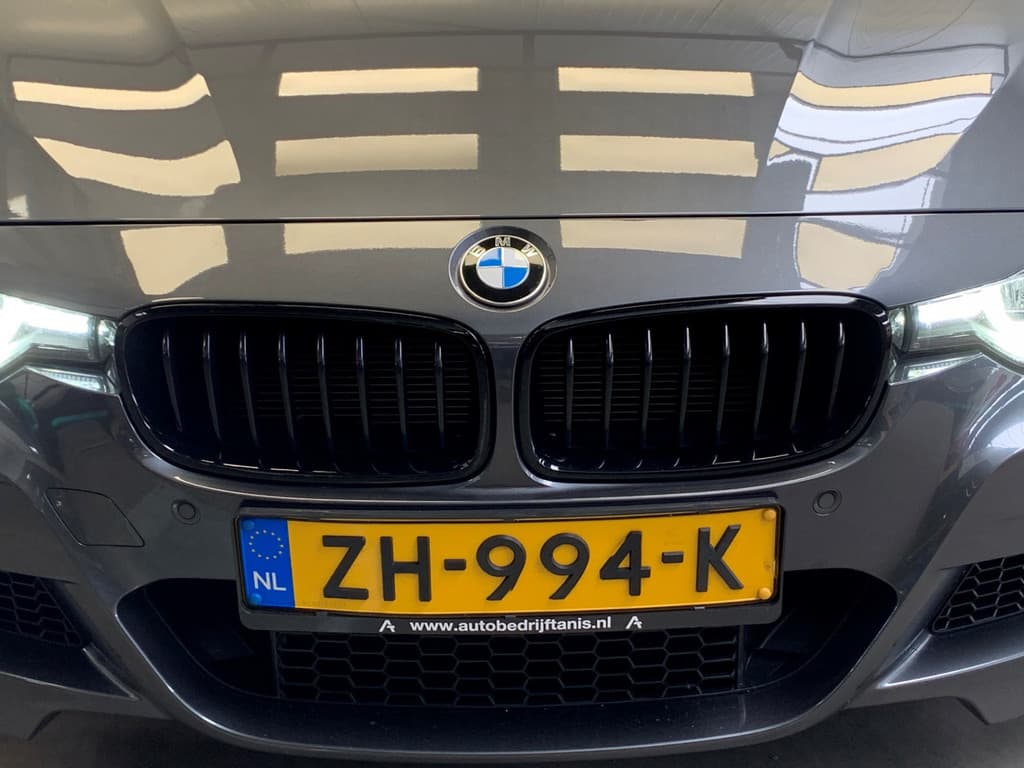 BMW 3 Serie Touring 318i M Sport Black Edition thumbnail 13