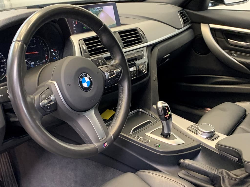 BMW 3 Serie Touring 318i M Sport Black Edition thumbnail 42