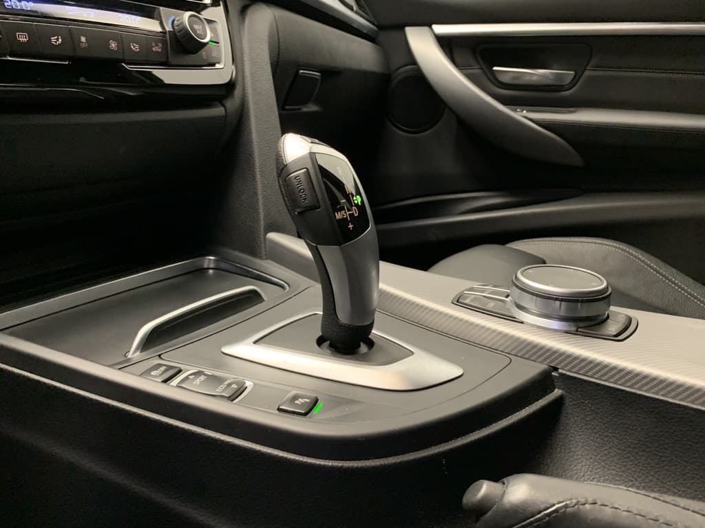 BMW 3 Serie Touring 318i M Sport Black Edition thumbnail 45