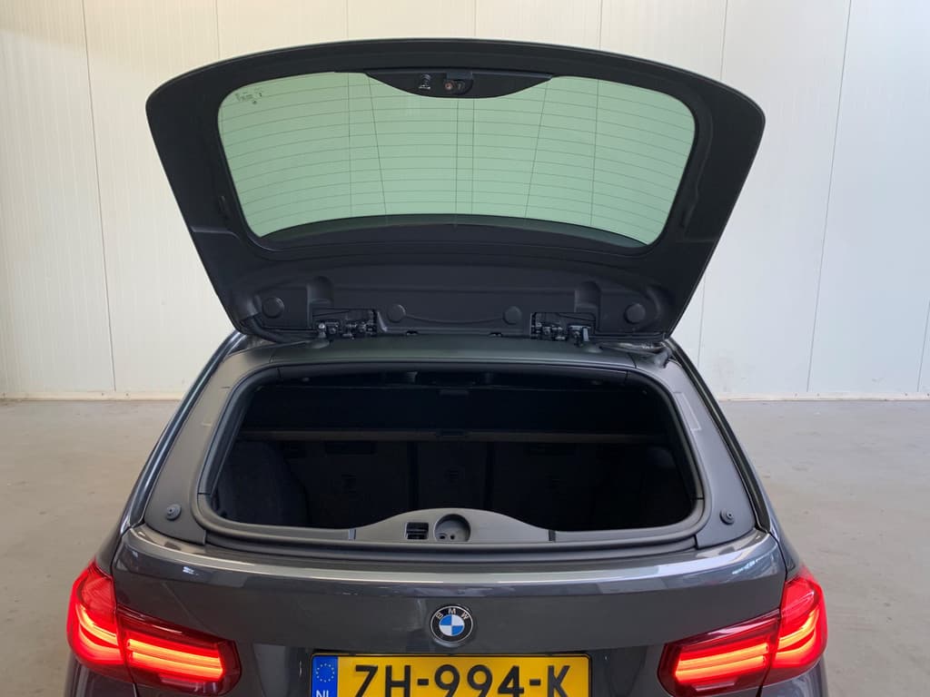 BMW 3 Serie Touring 318i M Sport Black Edition thumbnail 54