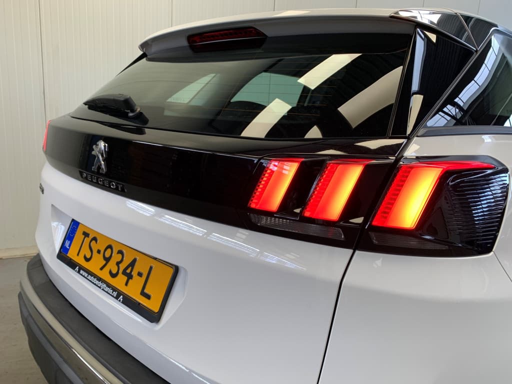 Peugeot 3008 1.2 Turbo 131PK PureTech Blue Lease Executive thumbnail 14