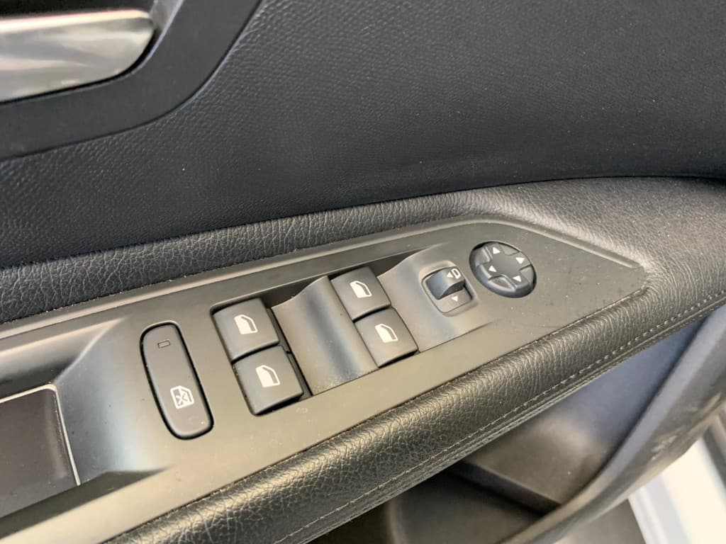 Peugeot 3008 1.2 Turbo 131PK PureTech Blue Lease Executive thumbnail 29