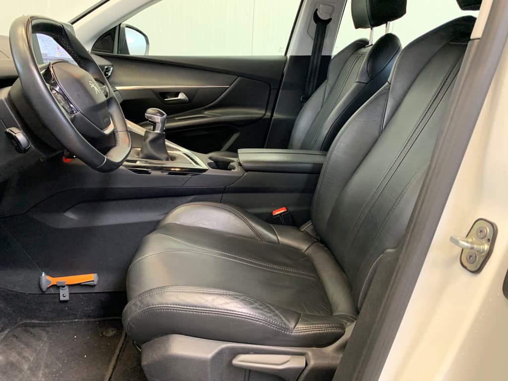 Peugeot 3008 1.2 Turbo 131PK PureTech Blue Lease Executive thumbnail 32