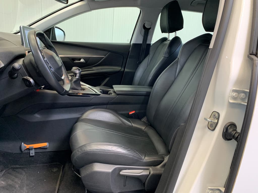 Peugeot 3008 1.2 Turbo 131PK PureTech Blue Lease Executive thumbnail 36