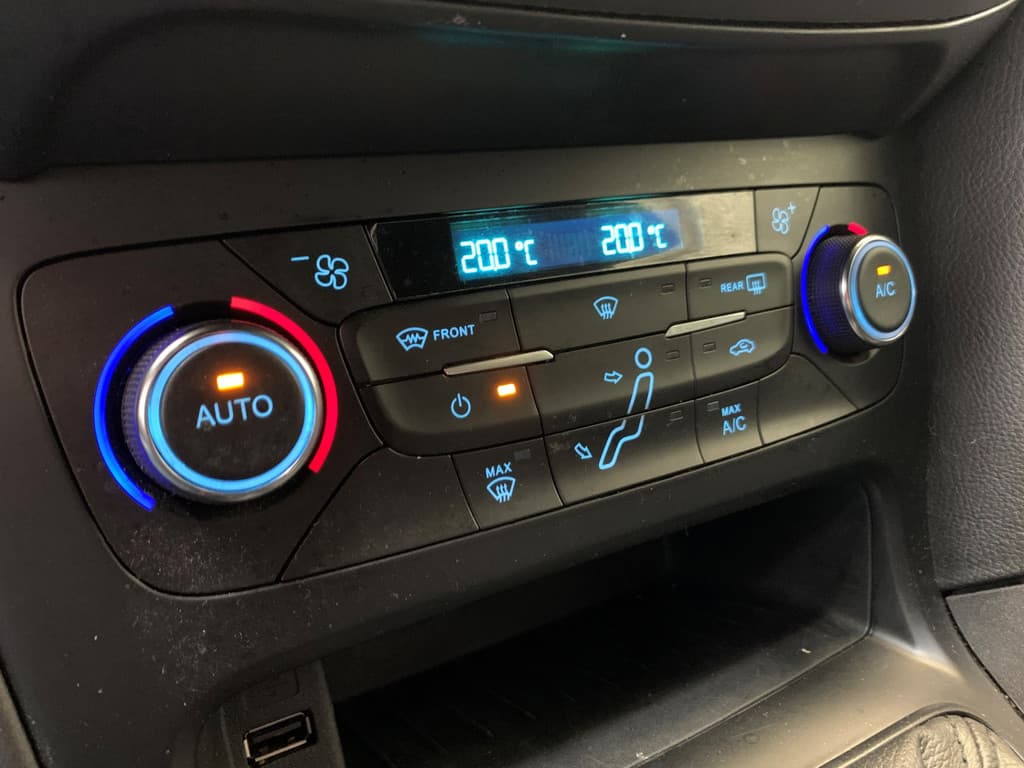 Ford FOCUS Wagon 1.0 ST-Line thumbnail 29