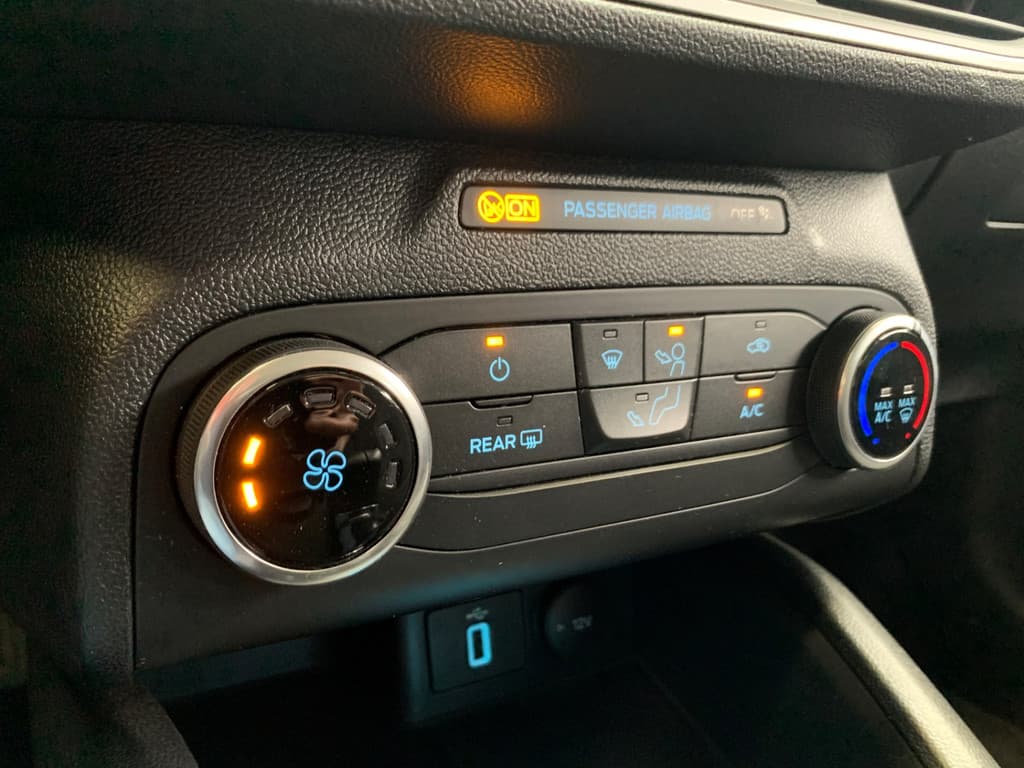 Ford Focus 1.0 EcoBoost Trend Edition Business thumbnail 27