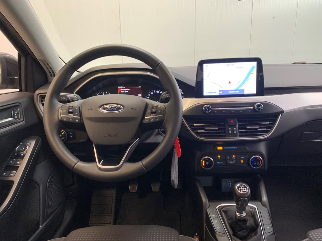 Ford Focus 1.0 EcoBoost Trend Edition Business thumbnail 4