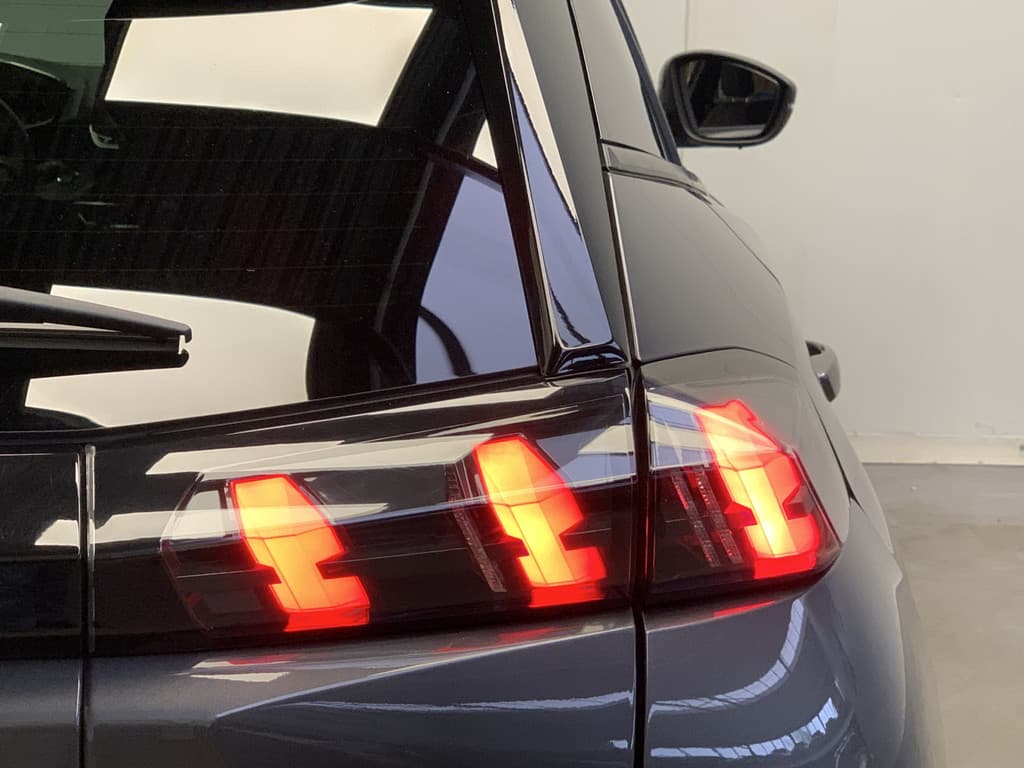 Peugeot 2008 1.2 Turbo 130PK Allure Sport thumbnail 17