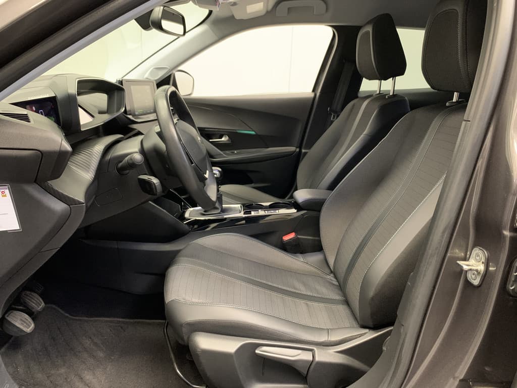 Peugeot 2008 1.2 Turbo 130PK Allure Sport thumbnail 2