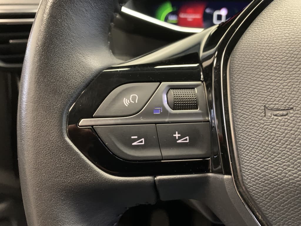 Peugeot 2008 1.2 Turbo 130PK Allure Sport thumbnail 20