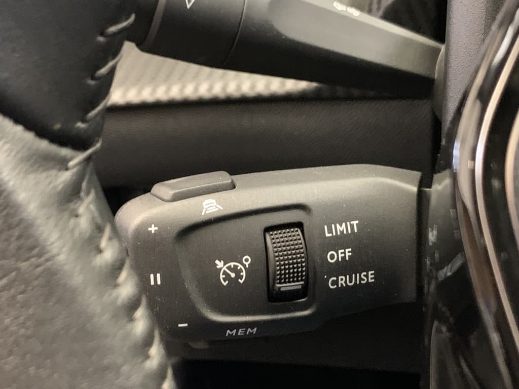 Peugeot 2008 1.2 Turbo 130PK Allure Sport thumbnail 23