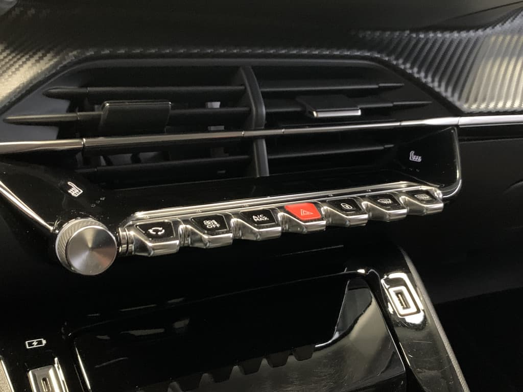 Peugeot 2008 1.2 Turbo 130PK Allure Sport thumbnail 27