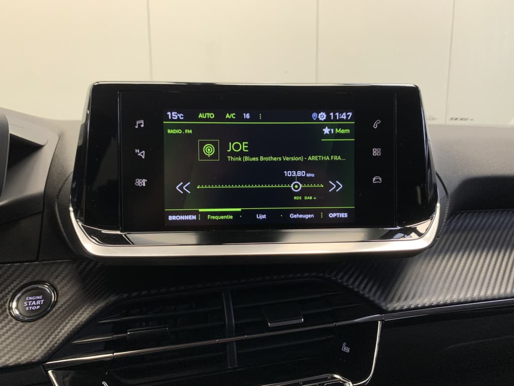 Peugeot 2008 1.2 Turbo 130PK Allure Sport thumbnail 30