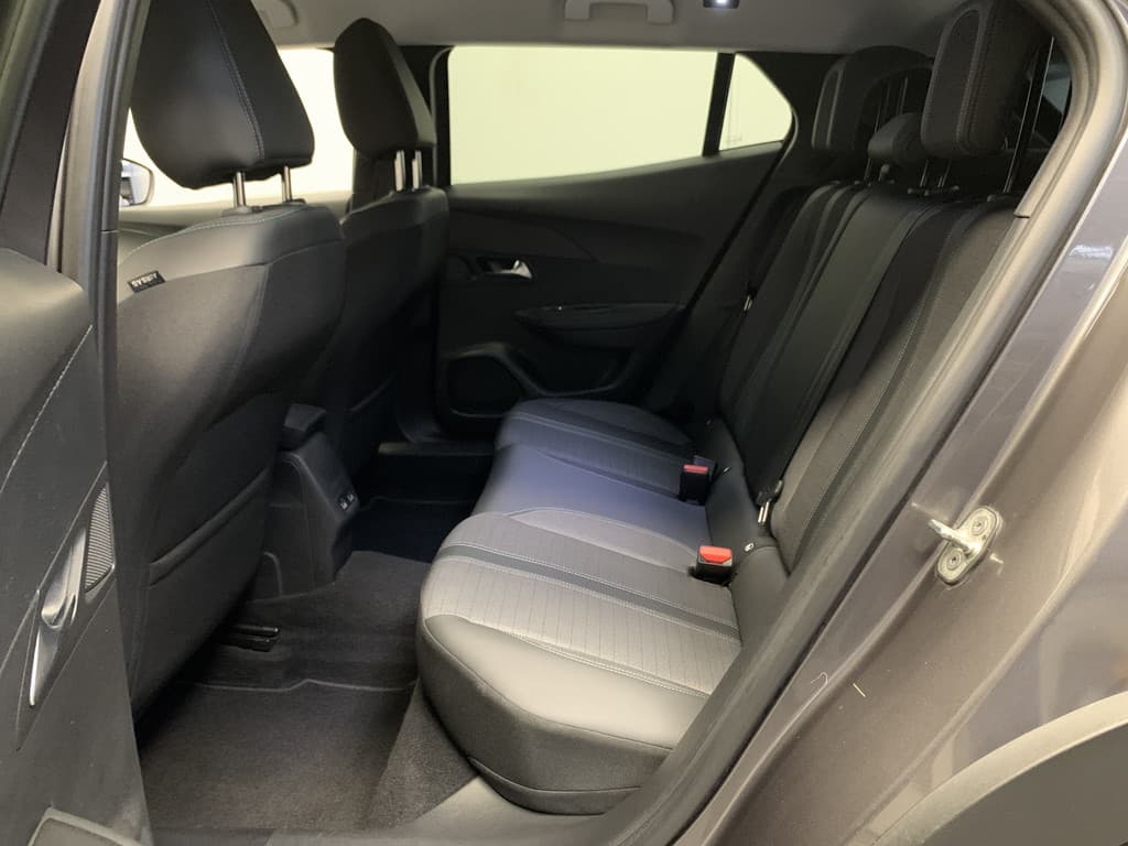 Peugeot 2008 1.2 Turbo 130PK Allure Sport thumbnail 41