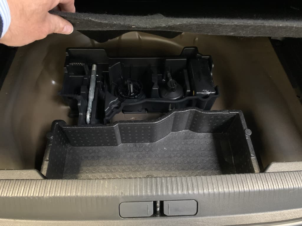 Peugeot 2008 1.2 Turbo 130PK Allure Sport thumbnail 43