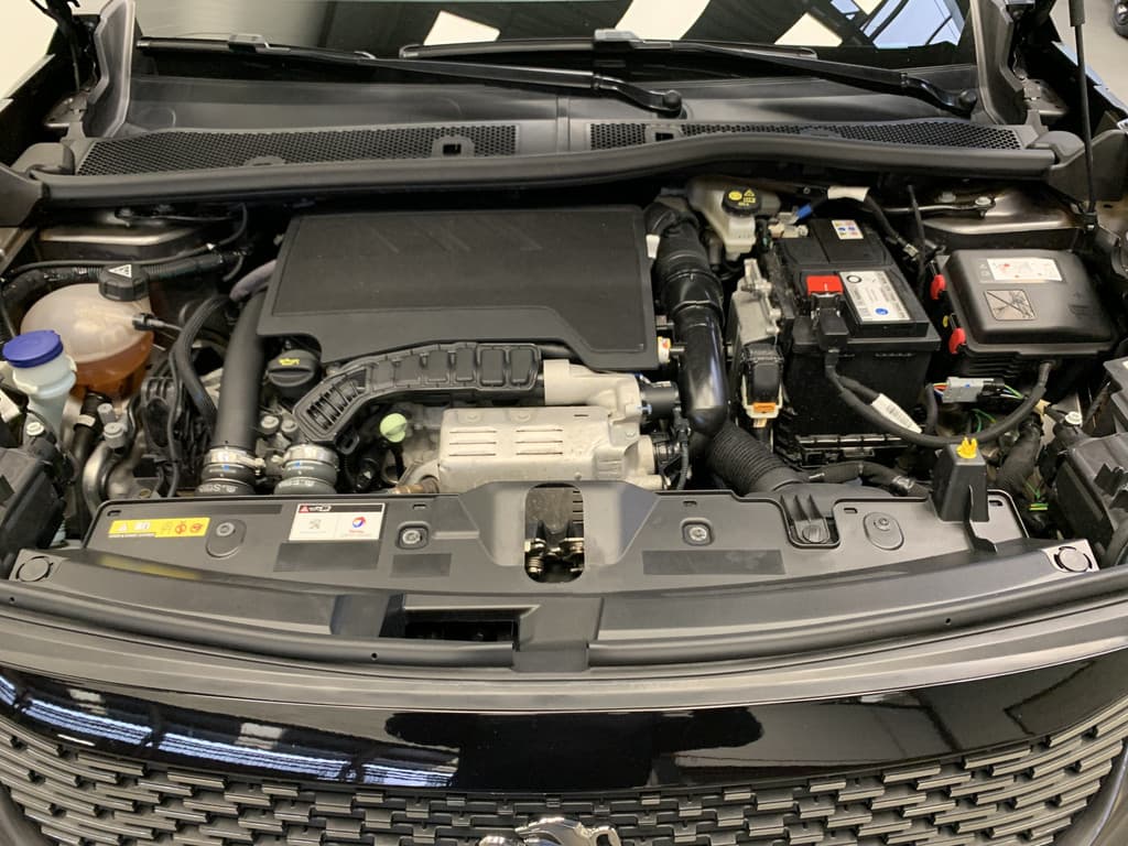 Peugeot 2008 1.2 Turbo 130PK Allure Sport thumbnail 8