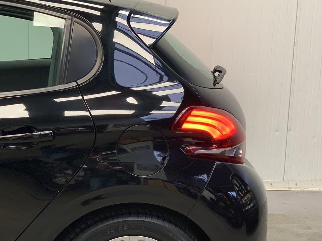 Peugeot 208 1.2 PureTech Signature thumbnail 14