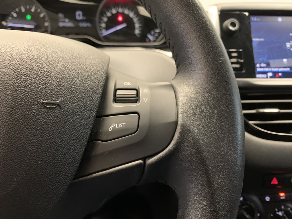 Peugeot 208 1.2 PureTech Signature thumbnail 21