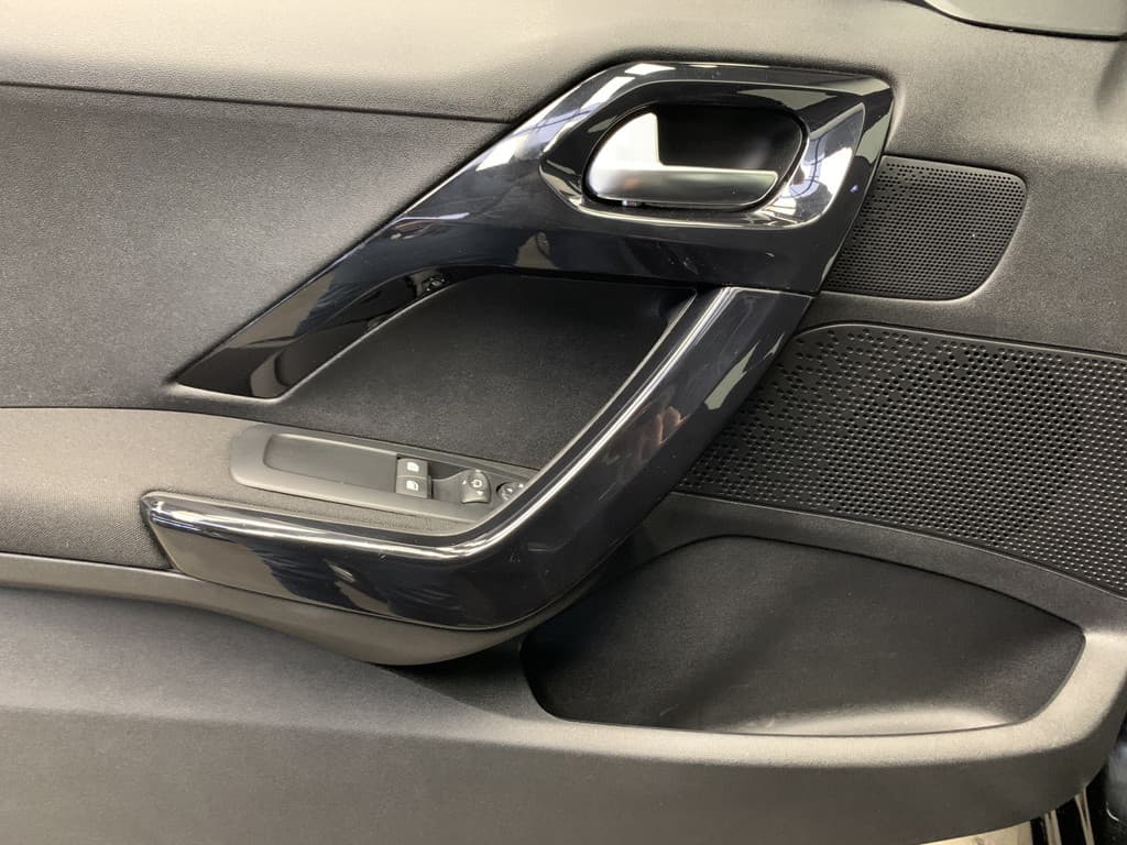 Peugeot 208 1.2 PureTech Signature thumbnail 30